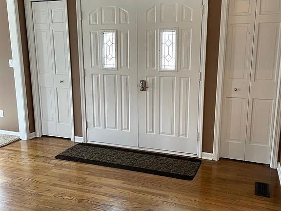3rd image of 1685 Shaker Heights Dr