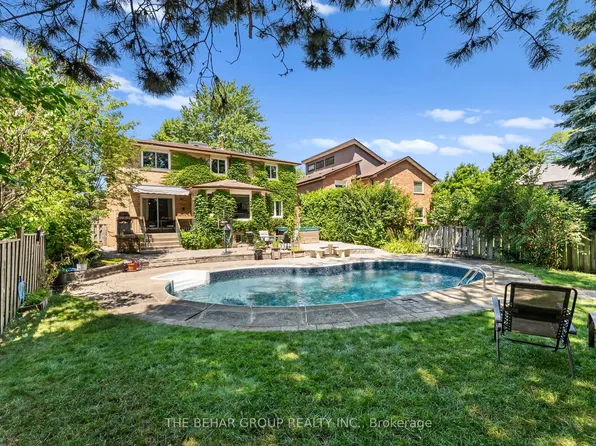 404 Easy St, Richmond Hill, ON L4C 5M6