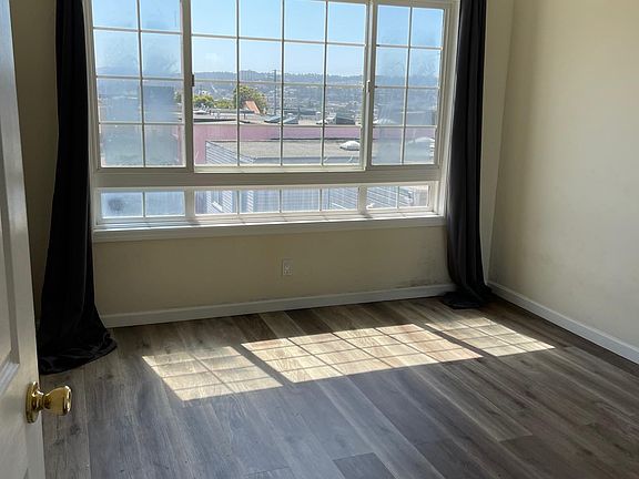4th image of 157 S Parkview Ave #6