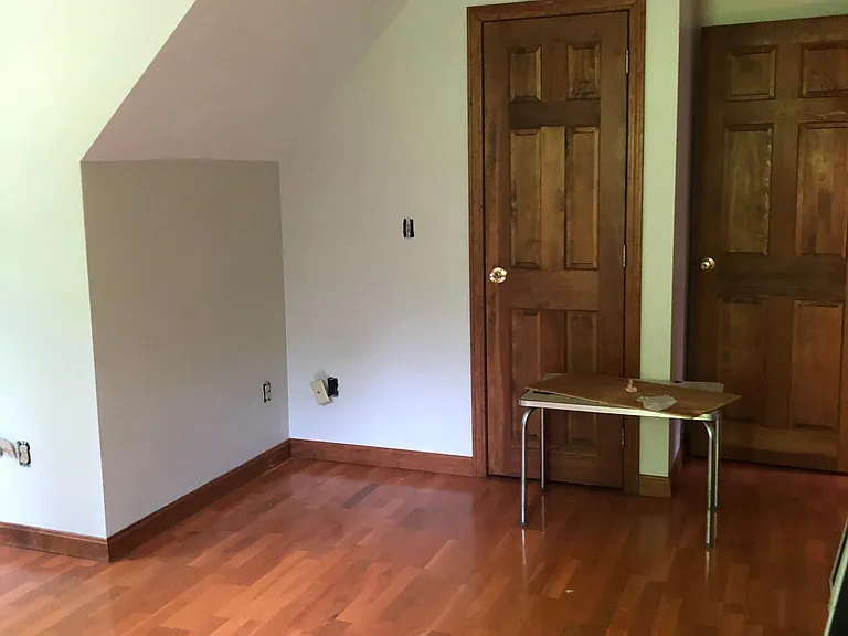 985 Glebe St — Photo 30