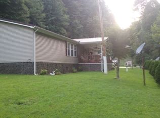 435 Smith Fork Rd, Phelps, KY 41553