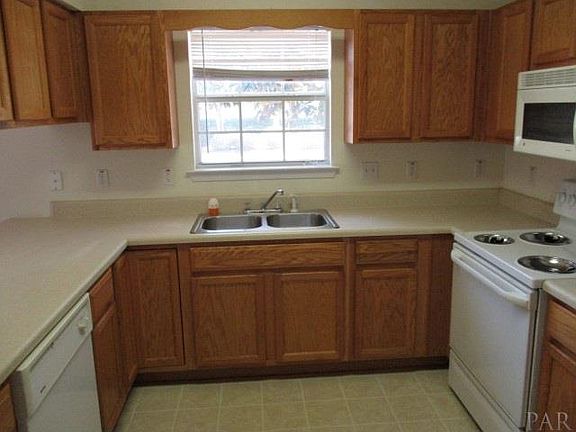4th image of 2200 Trailwood Dr