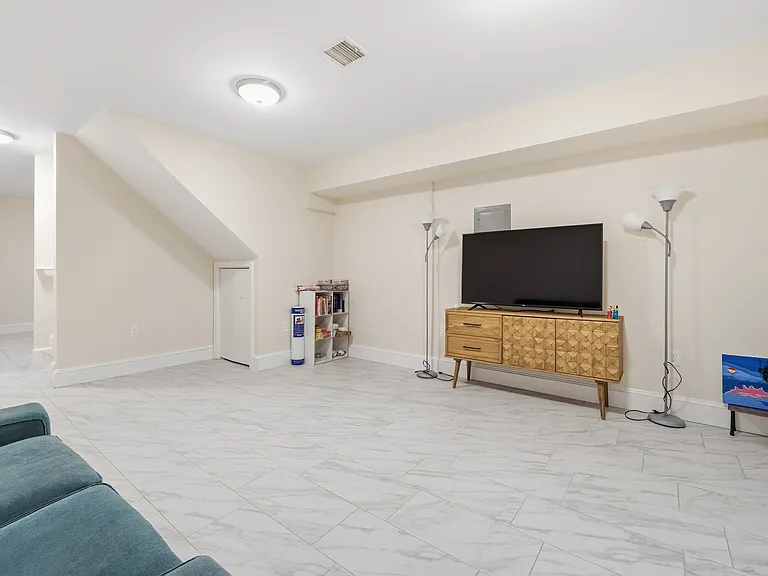 77 North St #77 — Photo 25
