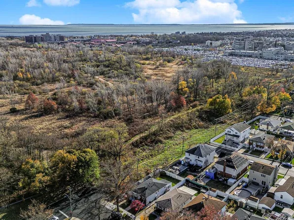 206 Benton Avenue image 28 of 30