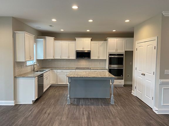 The Claremont 157 Edmer Lane Gourmet Kitchen