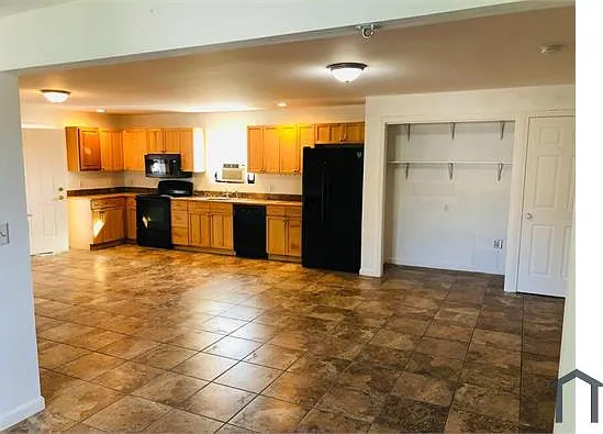 4 bed, $2,700 — Photo 3