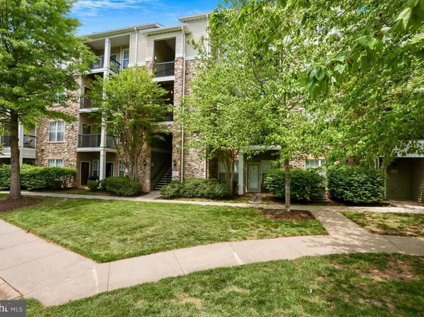 5142 Brittney Elyse Cir APT M, Centreville, VA 20120