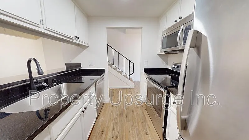Building Photo - 1282 Wurch Way #B