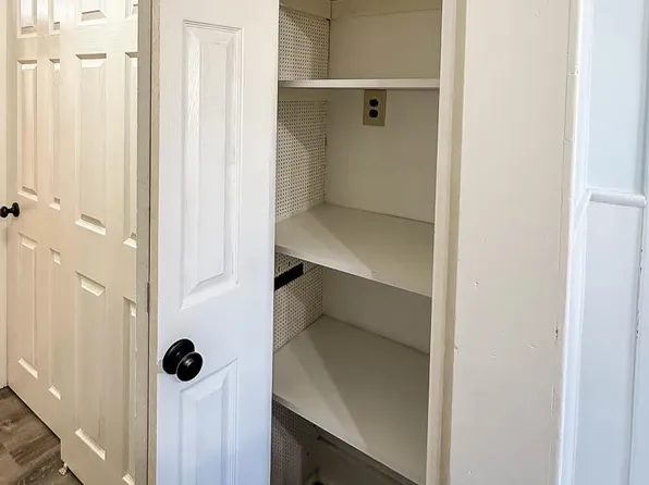 90 Carlton Avenue image 26 of 40