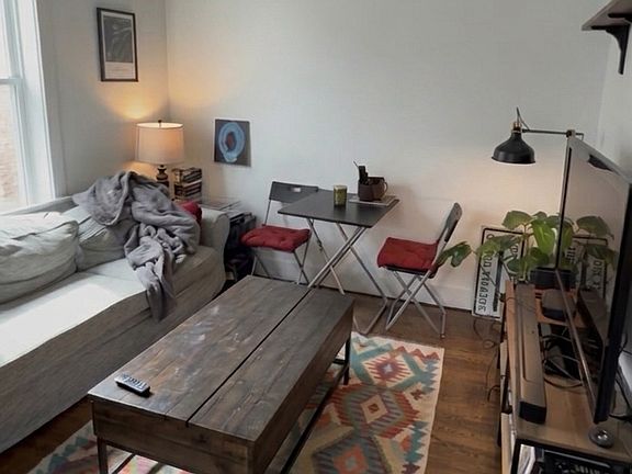 3rd image of 378 Windsor St #2