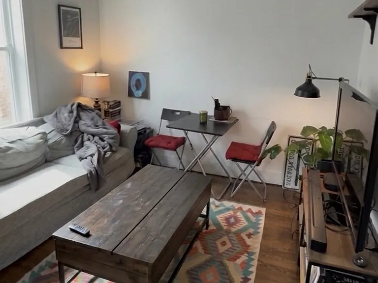 378 Windsor St #2 — Photo 3