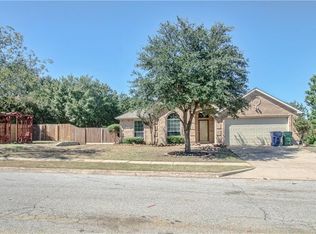 416 Dena Ln, Aubrey, TX 76227