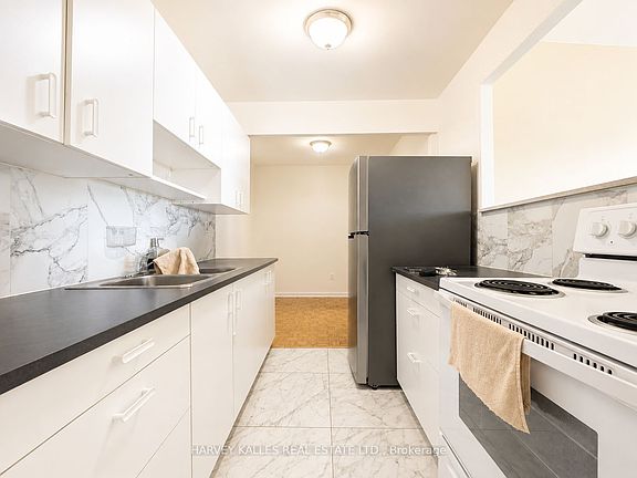 5th image of 80 Blackfriar Ave #305