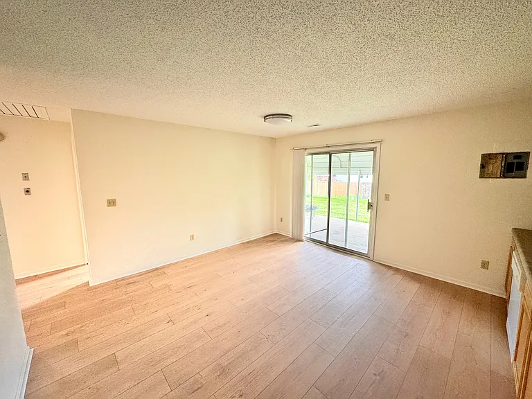 1505 W 8th Street Ter — Photo 9