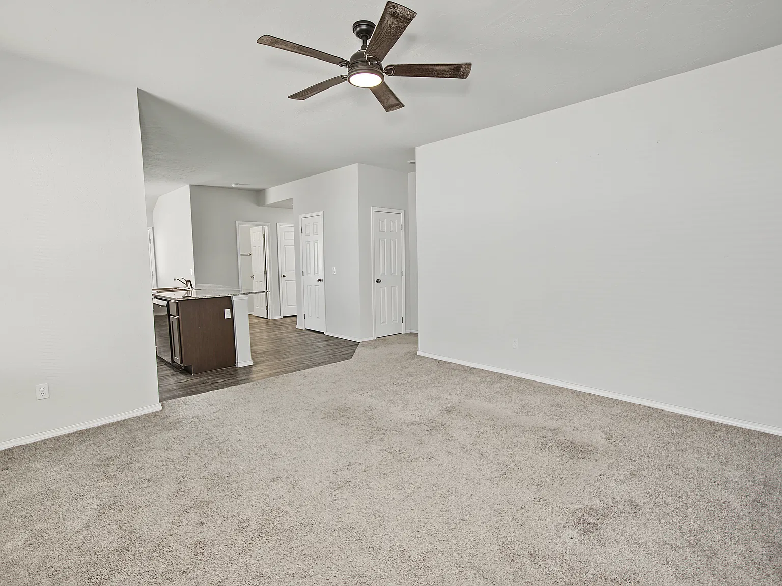 3 bed, 1260 sqft, $1,595 — Photo 4