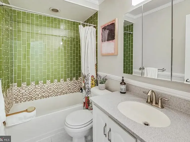 1810 California St NW #204 — Photo 12