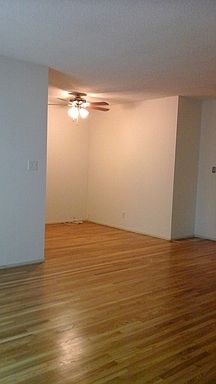 2nd image of 629 W Knoll Dr APT 2