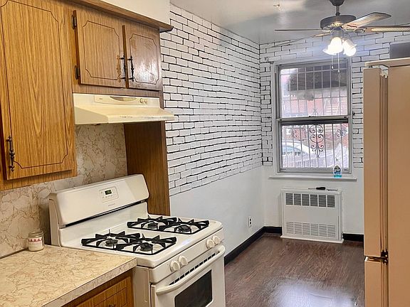 3rd image of 569 E 84th St Floor 1