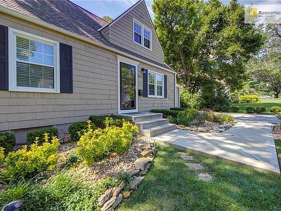 3rd image of 4611 W 70th St