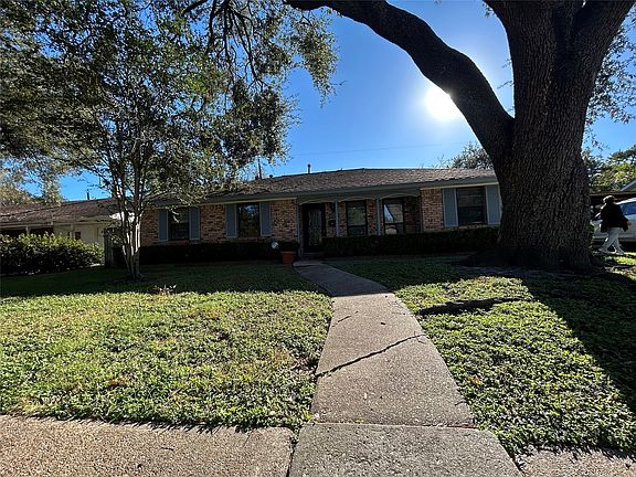 2nd image of 5315 Poinciana Dr #5315