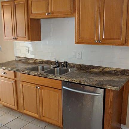 4th image of 326 Hastings Dr