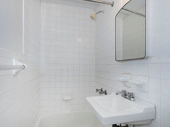 5th image of 2753 Broadway #B13
