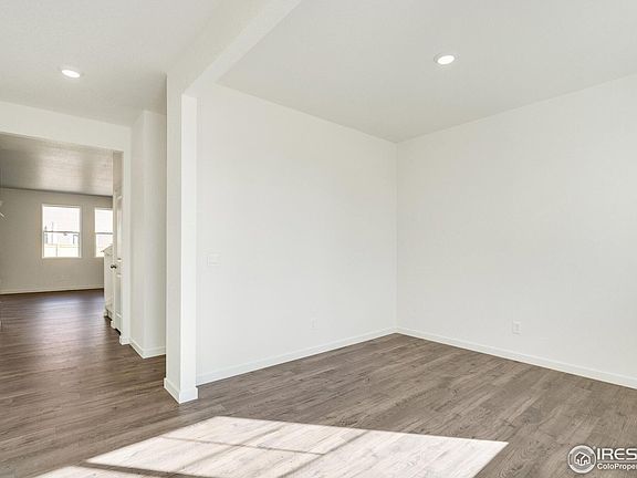 5th image of 6403 Coralbell St
