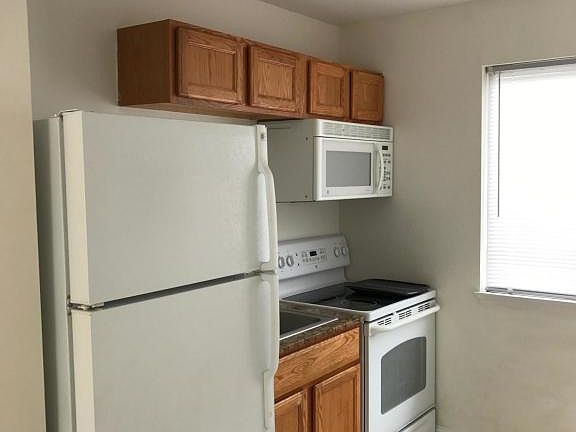 3rd image of 1664 Beach Blvd #40