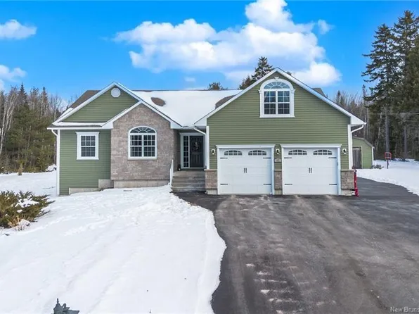 67 Hazen Dr, Saint Marys, NB E3A 5P4
