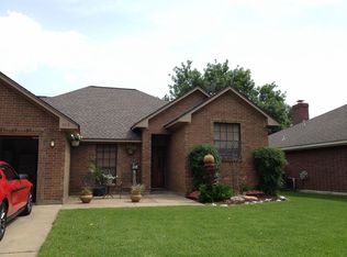 709 Manor Dr, Angleton, TX 77515