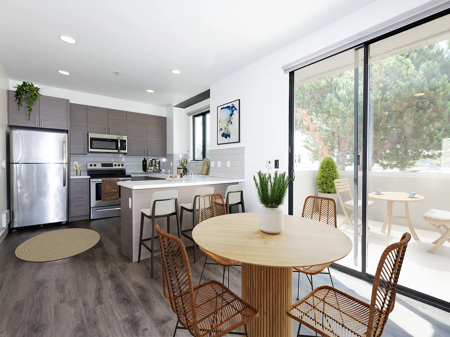 1122U — Photo 2