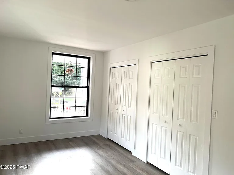 308 Bishop Ave #B — Photo 7