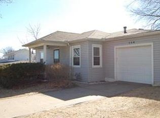 104 Highland Rd, Lansing, KS 66043