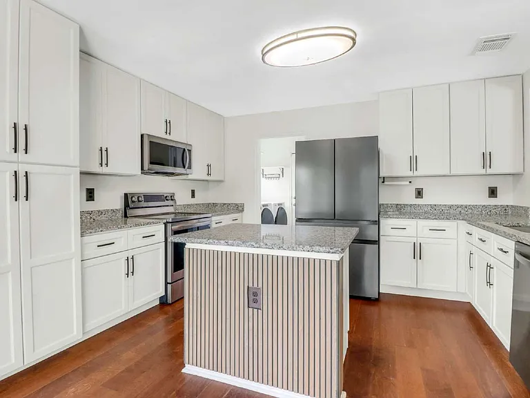 5923 Walnut Mill Dr — Photo 13