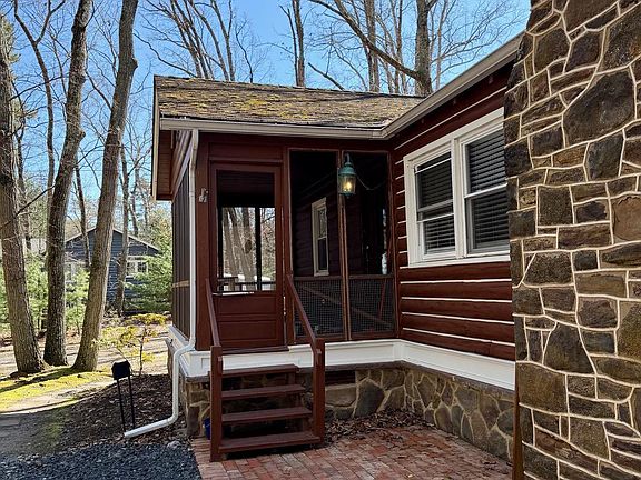 4th image of 1176 Stokes Rd