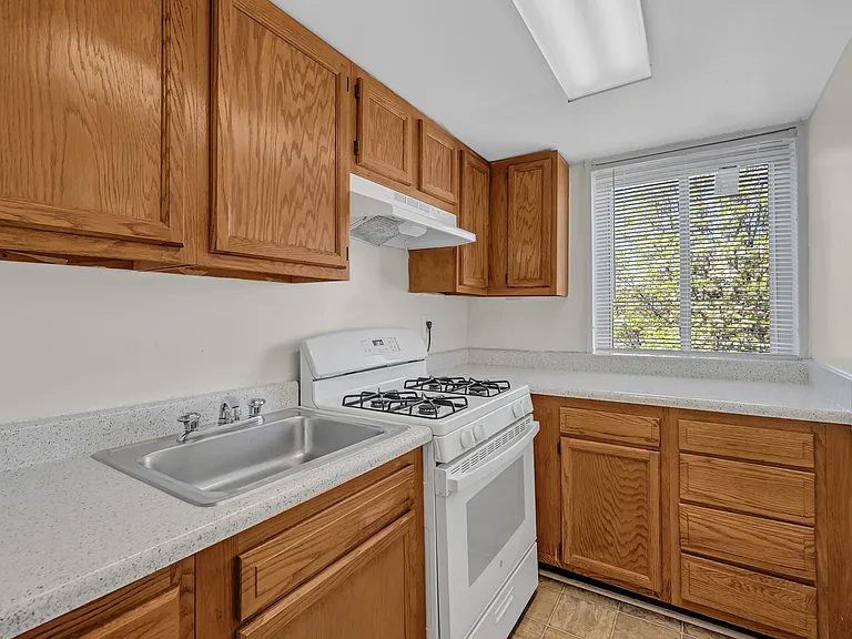 Friendship Courts Apartments — Photo 12