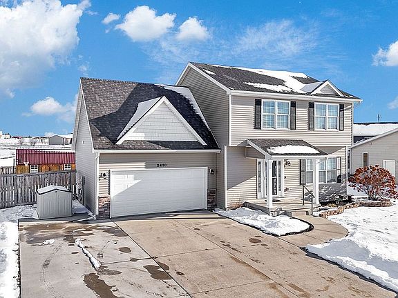 2nd image of 2410 White Oak Ln