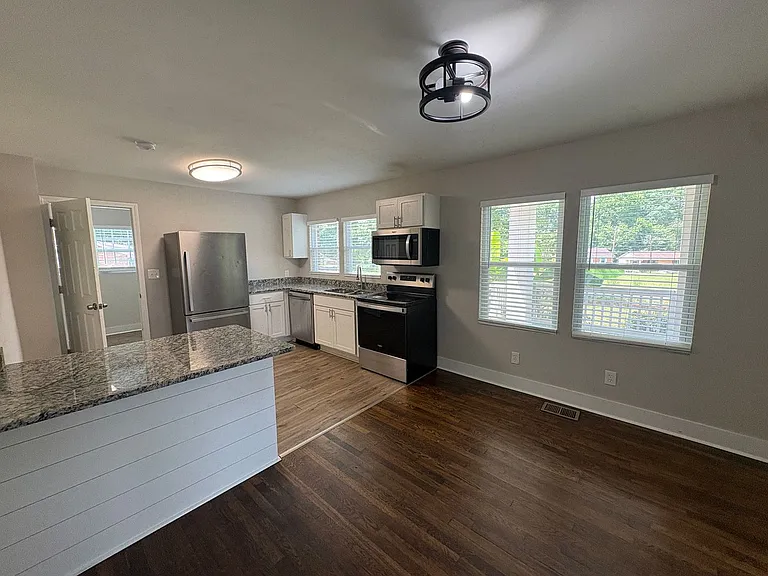 21 Fortner Ave — Photo 4