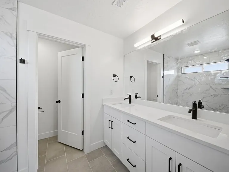 946 E Malibu Ln — Photo 25