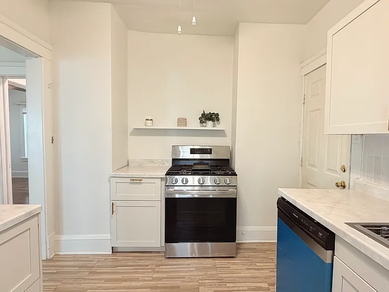 1251 Cranford Ave — Photo 7