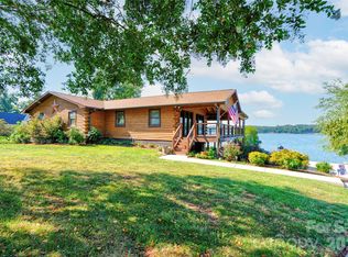1107 Lakeshore Ct, Cherryville, NC 28021