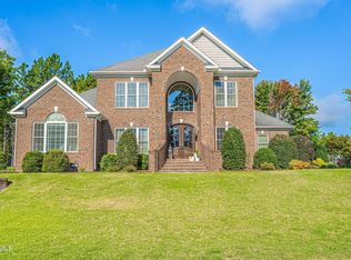 14 Banning Dr, Whispering Pines, NC 28327