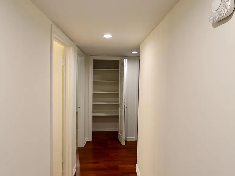 58 Chaumont Sq NW — Photo 8