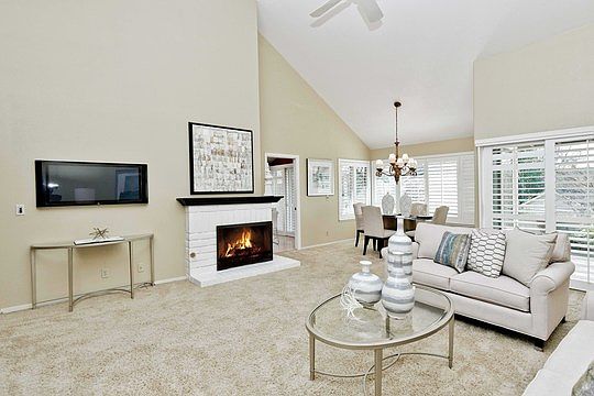 3rd image of 587 Silver Lake Dr