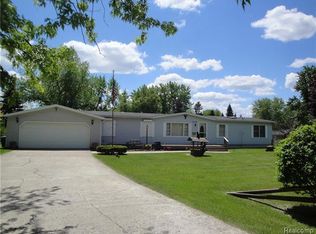 10176 Buno Rd, Brighton, MI 48114
