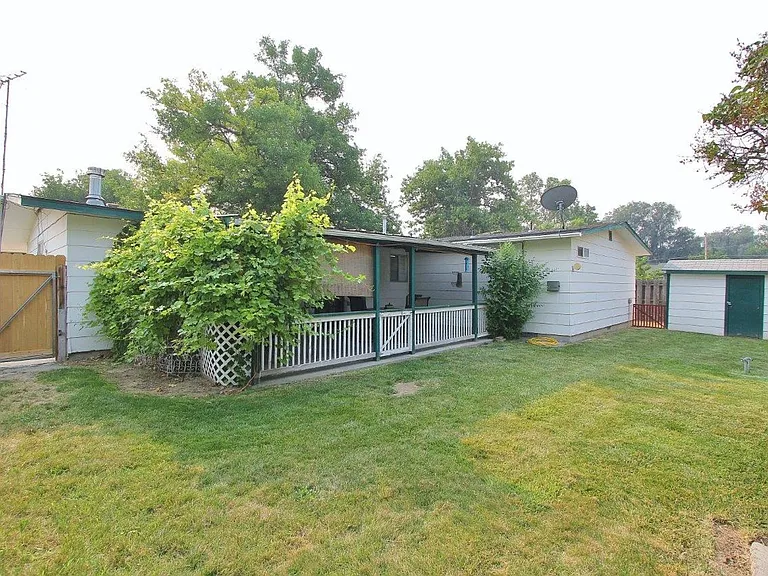 Evergreen House — Photo 18