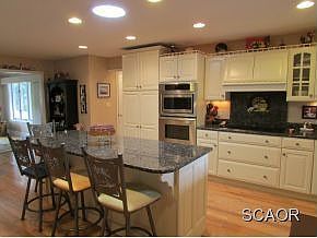 5th image of 686 Half Moon Dr