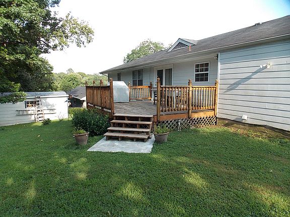3rd image of 3609 Altamira Dr