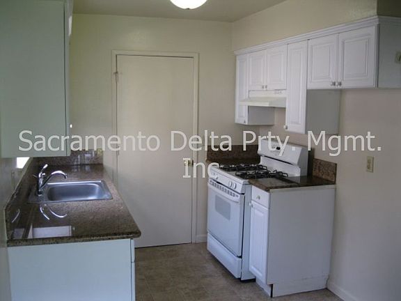 3rd image of 9027 Alderson Ave
