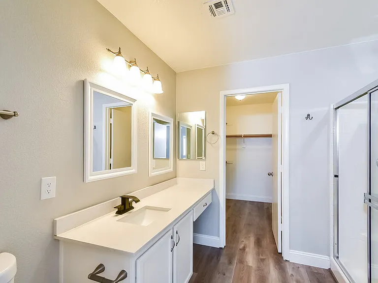 10643 Solar Hawk Ave — Photo 10